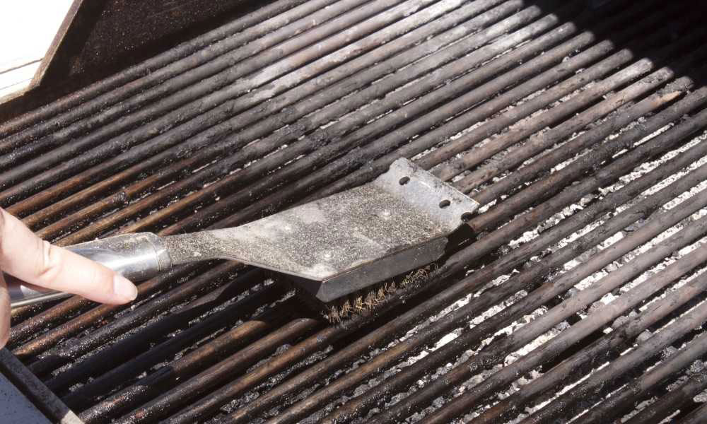 How do you clean a BBQ grill after use? How do you clean a BBQ grill after use?