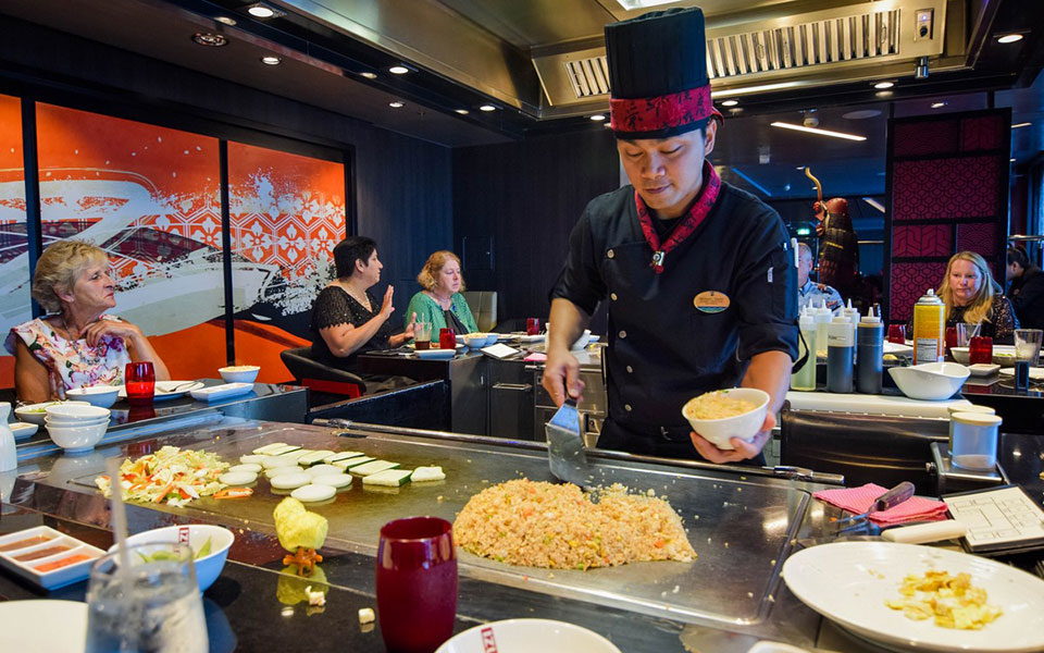 Hibachi Table Restaurant | Should I Tip The Hibachi Chef? Hibachi Table Restaurant | Should I Tip The Hibachi Chef?