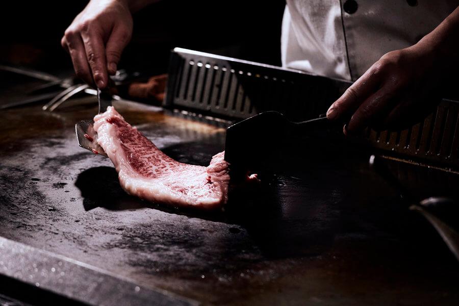 Become A Teppanyaki Grill Table Chef | How Much Money Does It Make? Become A Teppanyaki Grill Table Chef | How Much Money Does It Make?