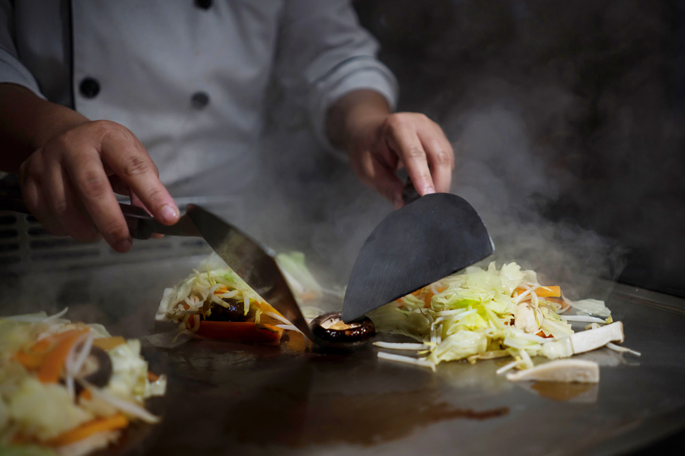 Beginner's Guide to Teppanyaki | Japanese Teppanyaki Table Beginner's Guide to Teppanyaki | Japanese Teppanyaki Table