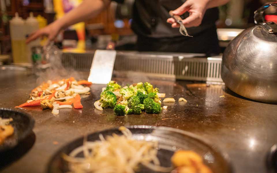 Teppanyaki and Teriyaki | What is the difference? Teppanyaki Table Teppanyaki and Teriyaki | What is the difference? Teppanyaki Table